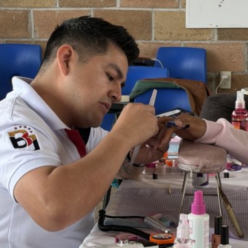 Licenciatura en Cosmetología Belleza y Estética corporal (1)